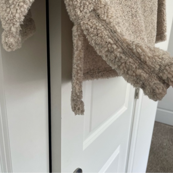 Sherpa Turtleneck Sweater - Oatmeal - Picture 4 of 5